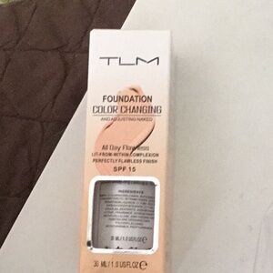TLM COSMETIC NWOT IN ORIGINAL PACKAGING